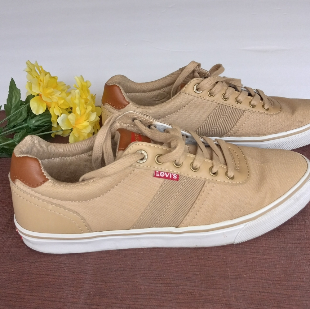 Levi's Shoes - Picture 5 of 7